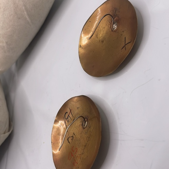 Studio artist big bold vintage button earrings - Picture 4 of 5